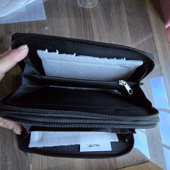 Ladies Black White & Pink Double Zip Around Wallet NEW - Picture 4 of 5